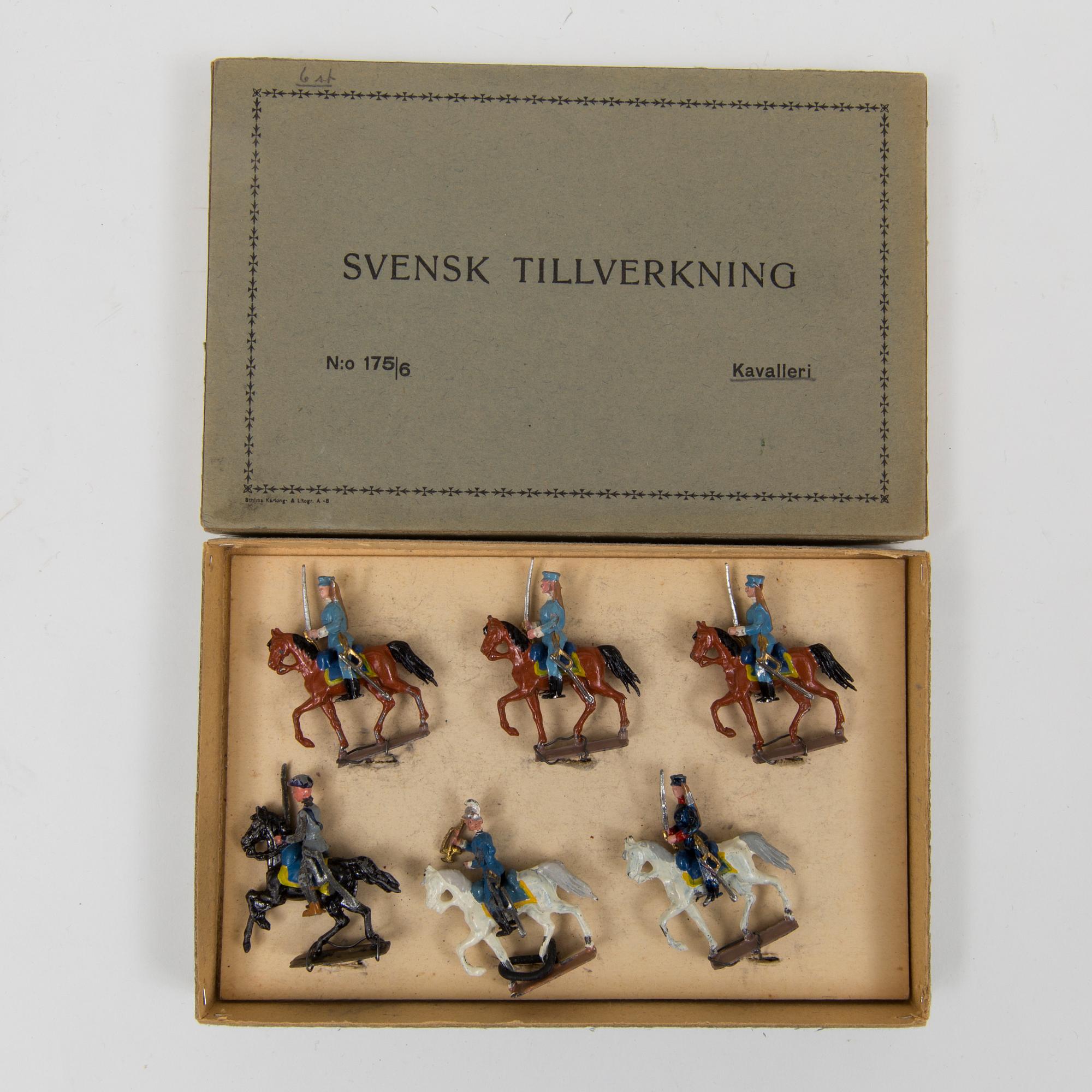 A lot of 57 pewter figures from the first half of the 20th century.