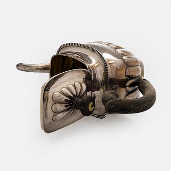 A silver teapot, maker's mark of Matvei Grechushnikov, Moscow 1823.