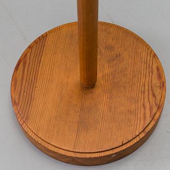 CARL MALMSTEN, a pinewood floor lamp "Staken".