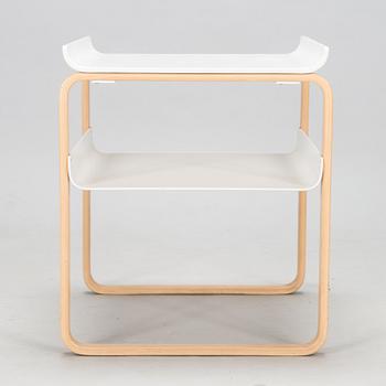 Alvar Aalto, sidobord, modell 915, Artek, 2009.