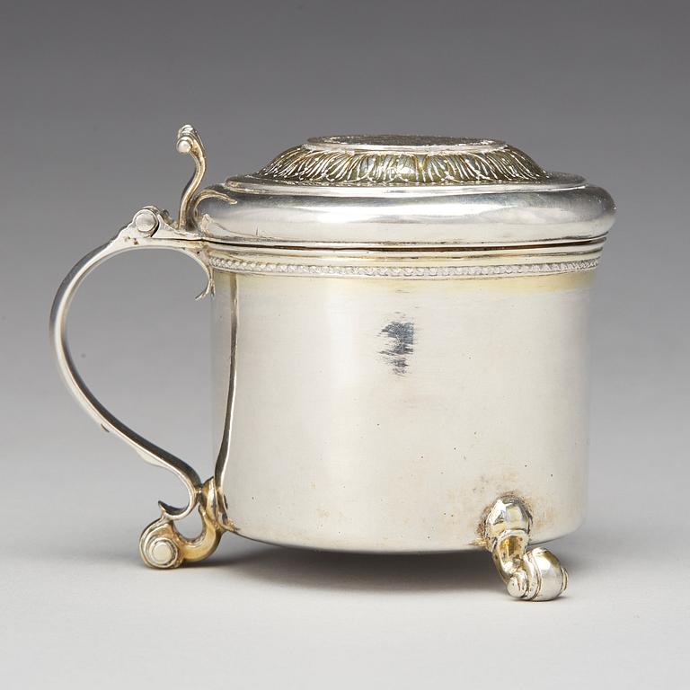 A Swedish 18th century parcel-gilt silver miniature tankard, mark of Bengt Biorn, Vasteras 1736.