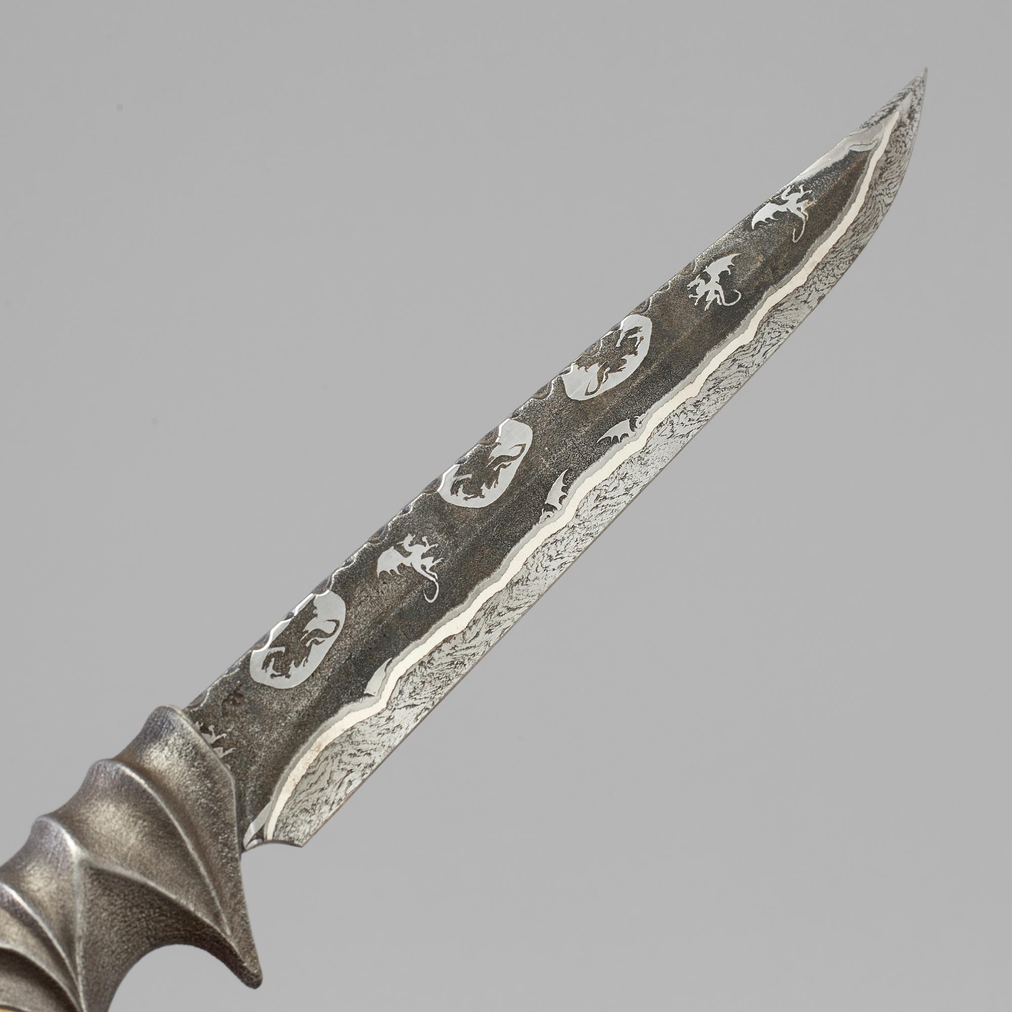 A contemporary knife by Andrzej Rybak.