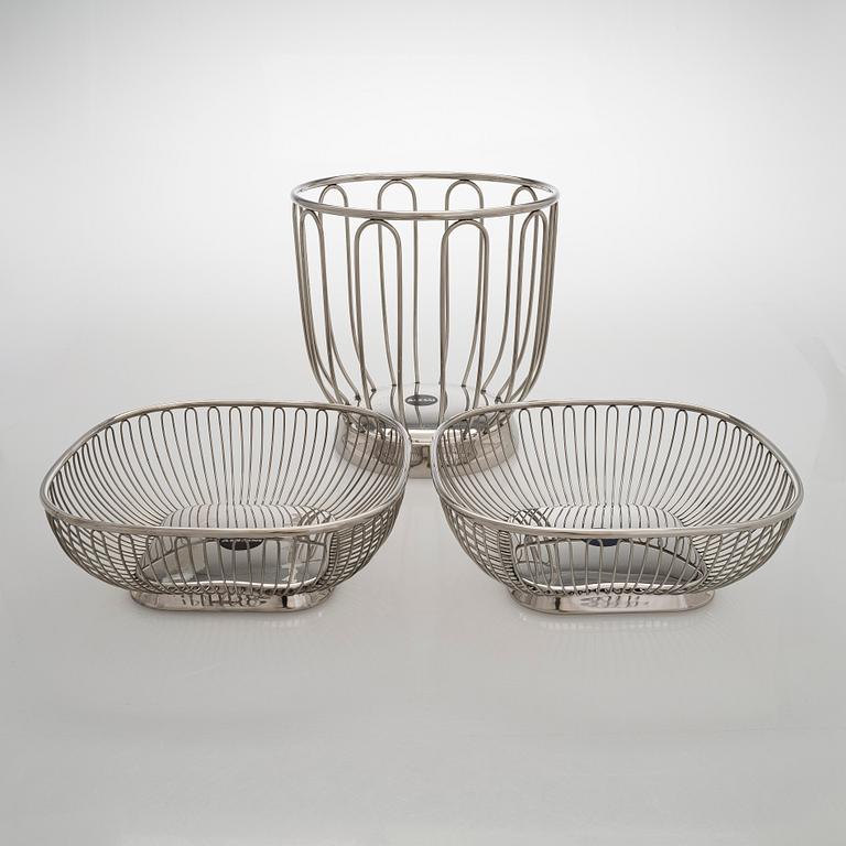 Alessi, a set of three serving bowls '370' and '845', Italy.
