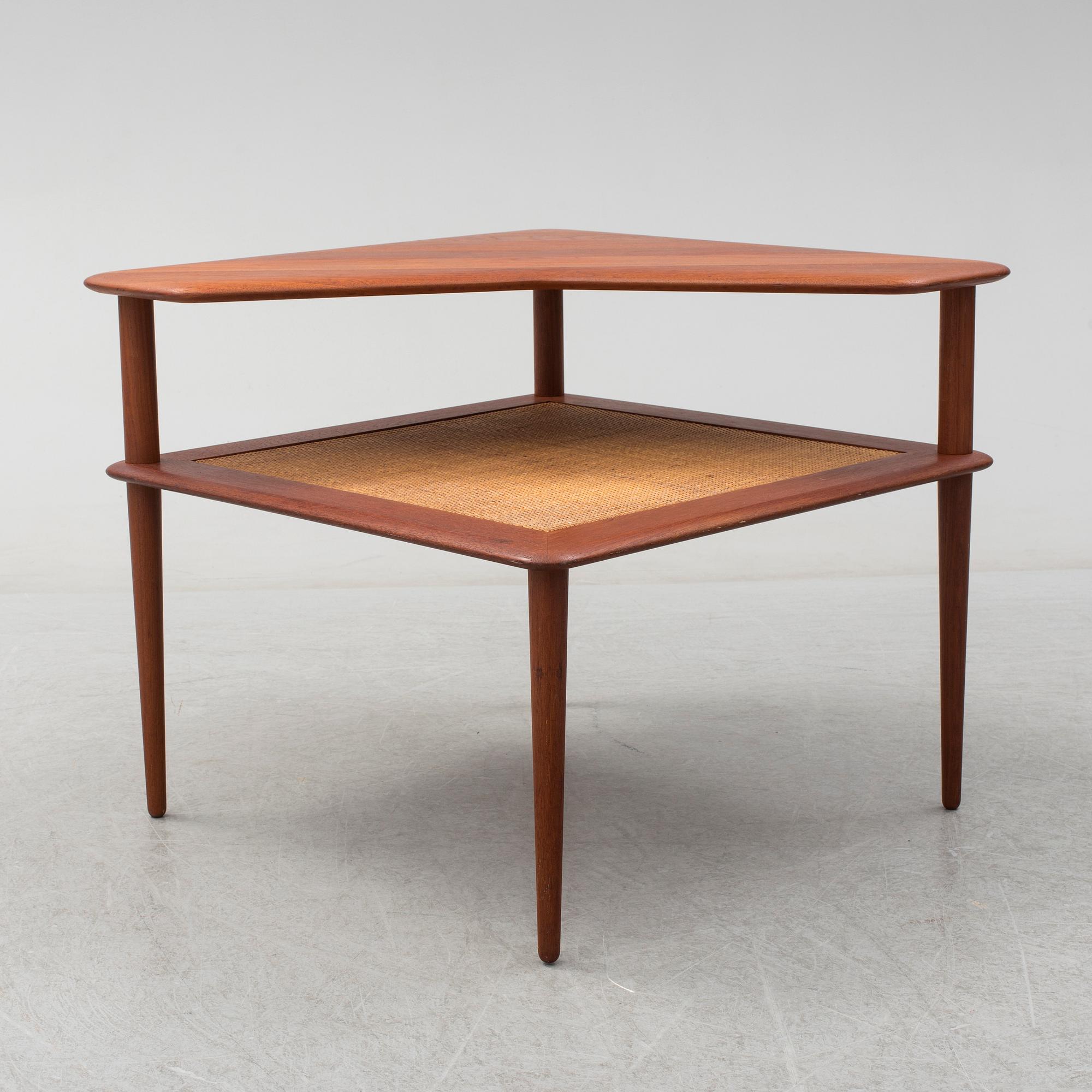 PETER HVIDT & ORLA MØLGAARD NIELSEN, "Minerva" soffbord.