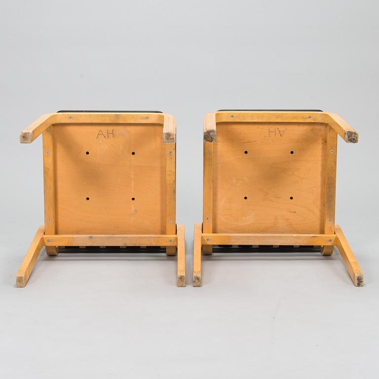 Alvar Aalto,  tuoleja, 3 kpl, malli 612, Artek 1900-luvun puoliväli.