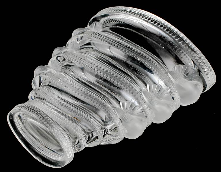VAS, glas, Lalique, Frankrike, 1900-talets andra hälft.