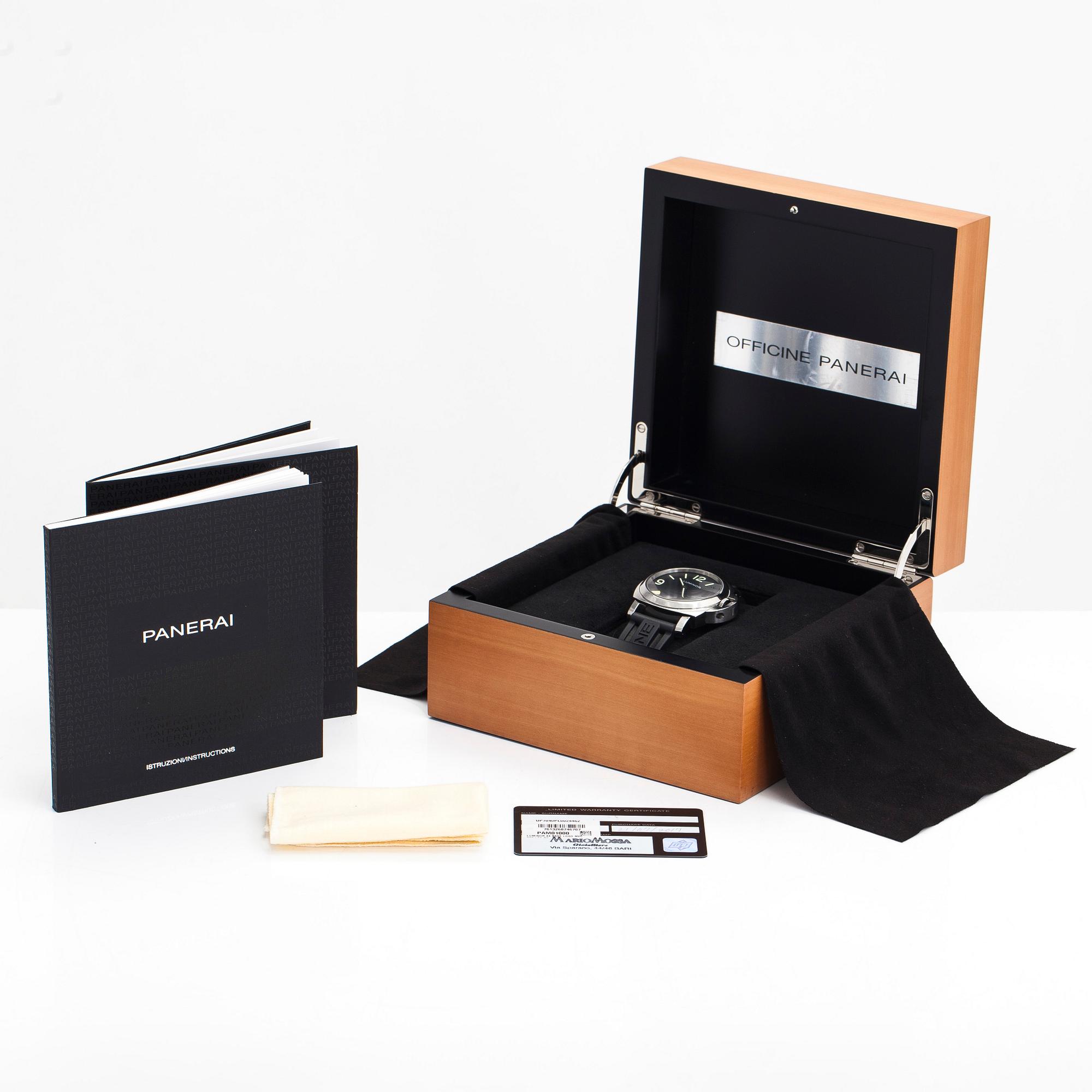 Panerai, Luminor, Base Logo, wristwatch, 44 mm.