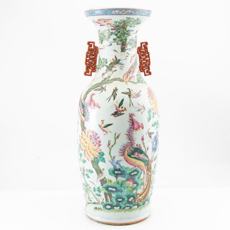 A large famille rose phoenix and birds vase, late Qing dynasty.