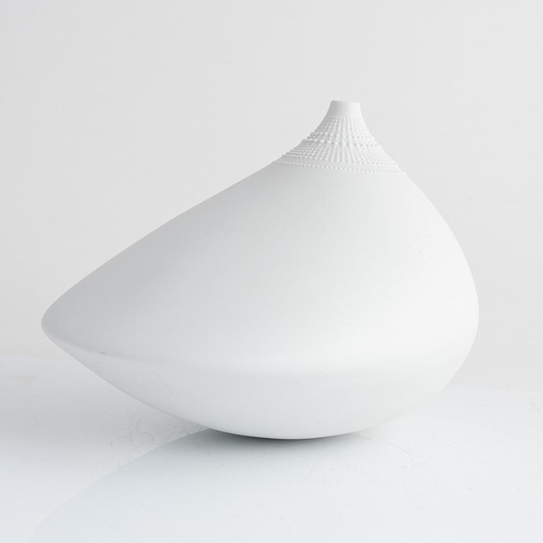 Tapio Wirkkala, a porcelain "Pollo" vase/sculpture, Studio-Line Rosenthal.