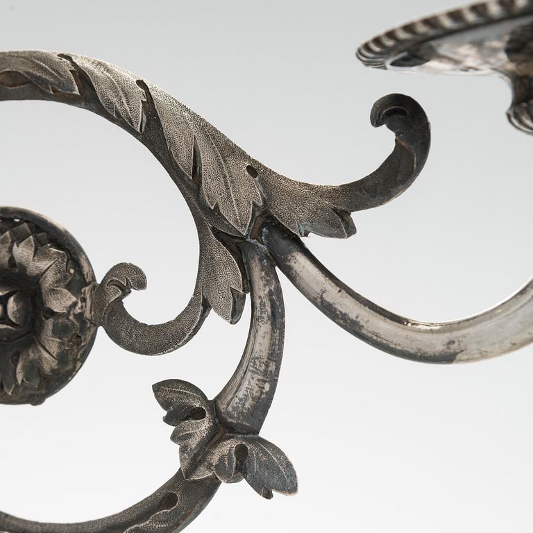 Pehr och Adolf Zethelius, kandelabrar, ett par, silver, Stockholm 1797 och 1824. Empire.