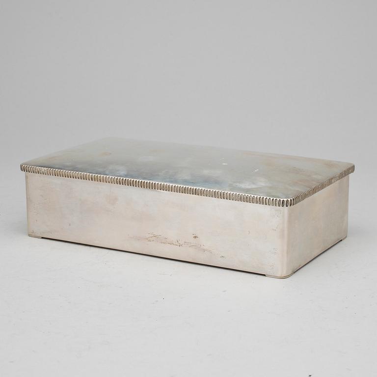 CIGARRSKRIN, silver, svenska importstämplar, 1900-talets mitt. Total vikt ca 615 gram.