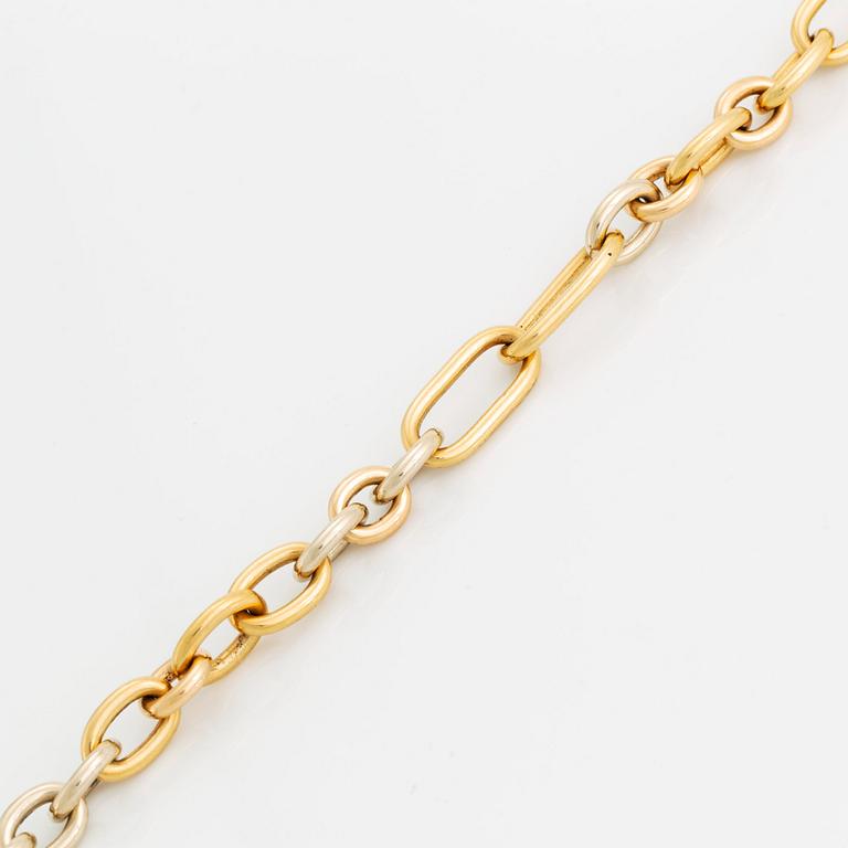 An 18K gold Pomellato necklace.