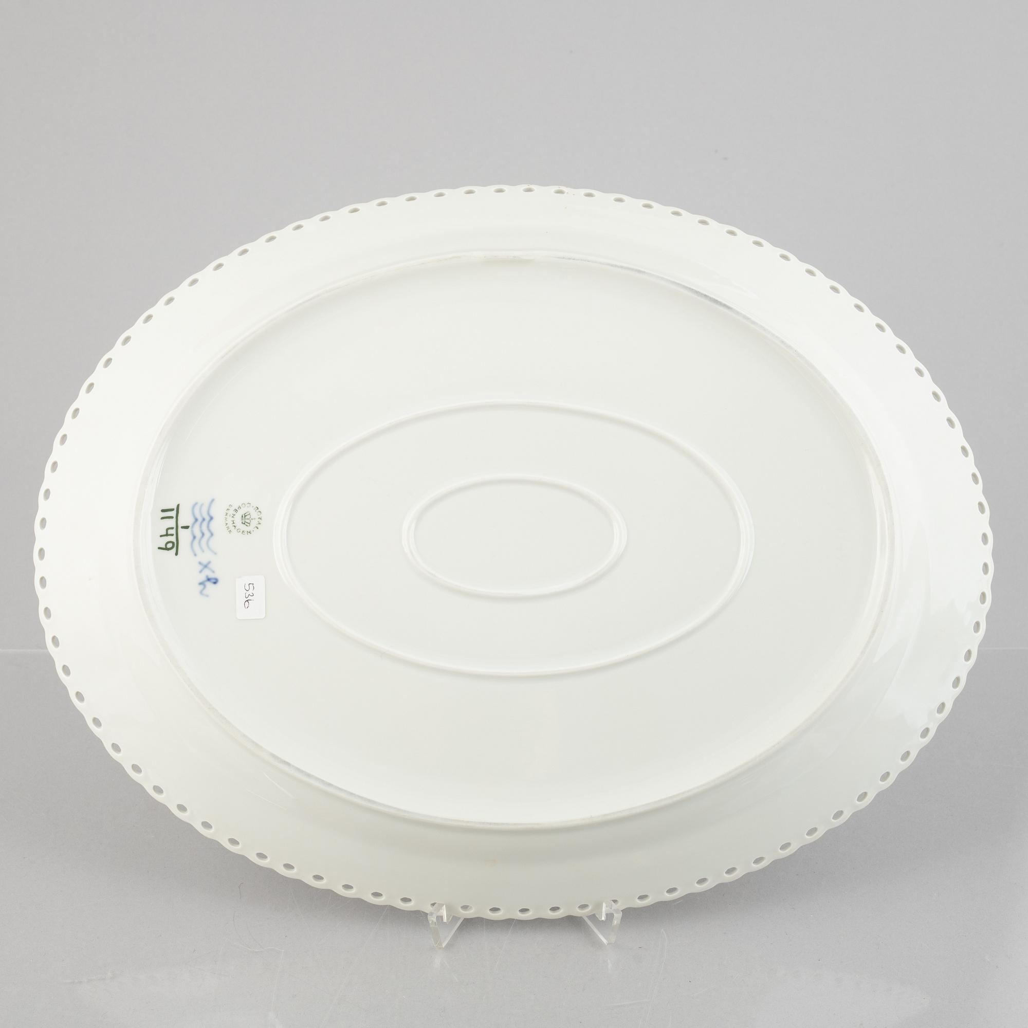 A large 'Blue Fluted Full Lace' porcelain serving dish, Royal Copenhagen, model 1149, 1966.