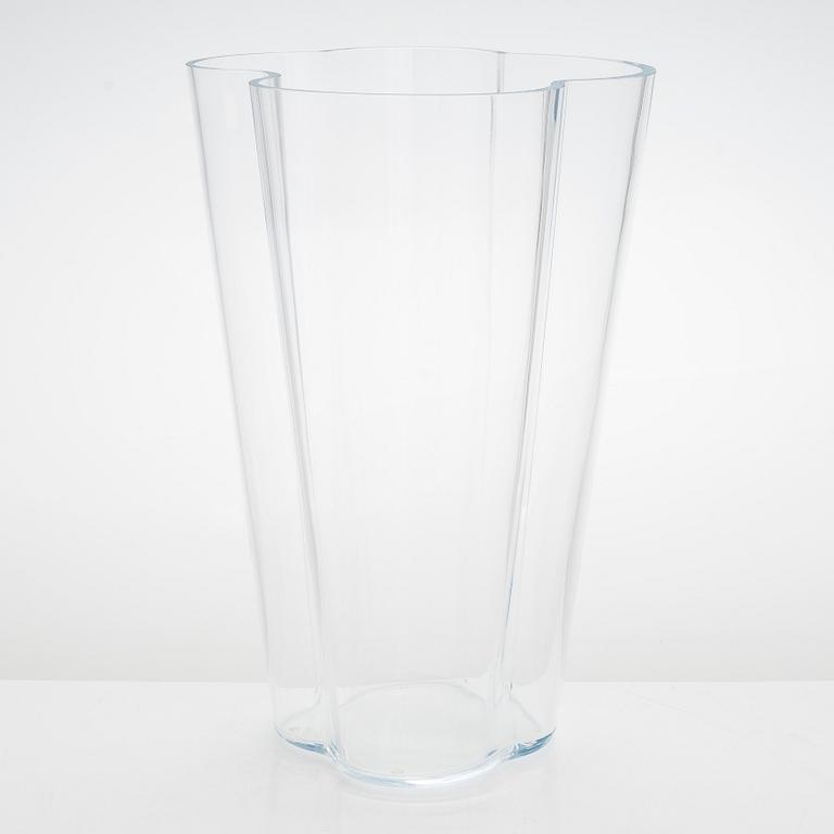 Alvar Aalto, vas, modell 3032, signerad Alvar Aalto Iittala 2007.