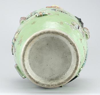 VAS, porslin, Kina, möjligen 1800-tal.