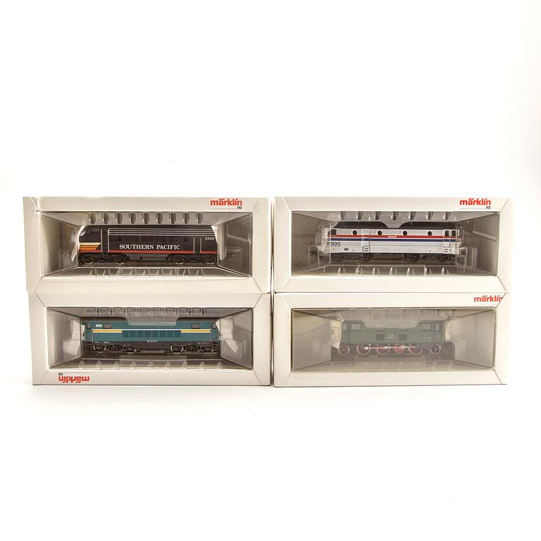 4 Märklin locomotives.