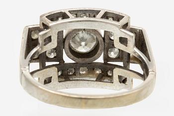Ring 14K whitegold brilliant and single-cut diamonds approx 0,90 ct.