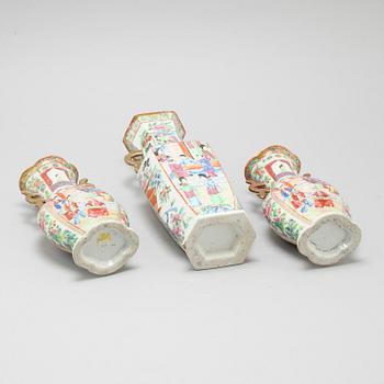 Three porcelain vases from China, late 19th century.