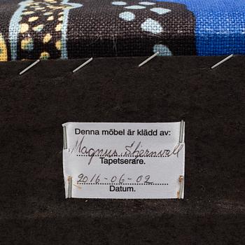 Josef Frank, a model 703 sofa, Firma Svenskt Tenn.