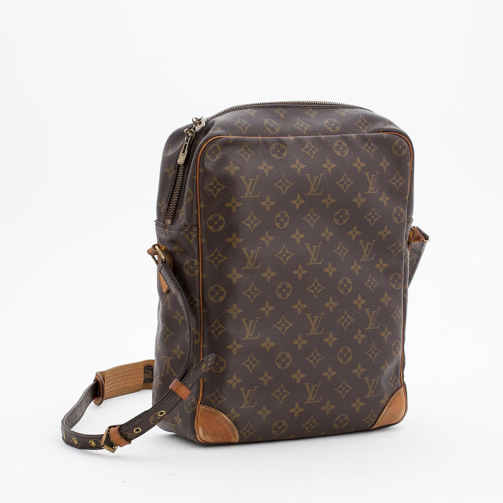 VÄSKA, Louis Vuitton, "Besace GM".