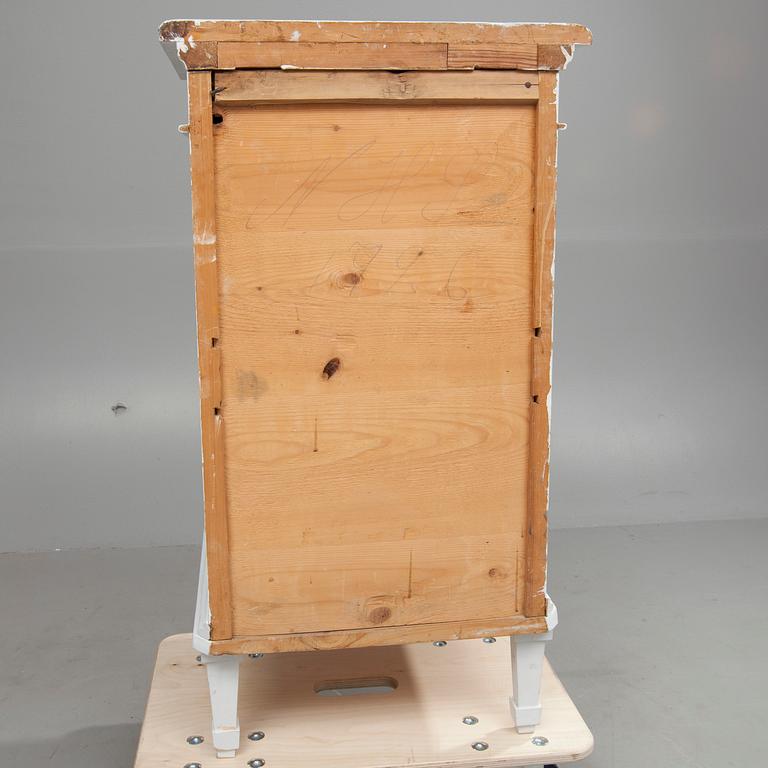 POTTSKÅP, gustaviansk stil, 1900-tal.