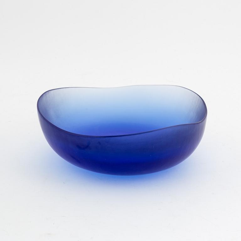 Tobia Scarpa, a 'Battuto' glass bowl, Venini, Murano, Italy, the model conceived 1960/61.