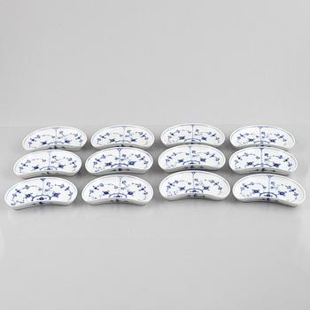A set of 12 'Blue Fluted' porcelain dishes, Royal Copenhagen, model 154, 1898-1923.