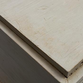 A chest of drawers, Gustavian style, 19th century.