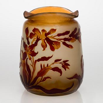 Emile Gallé, vas, överfågnsglas, signerad  E. Gallé, Frankrike, 1800-talets slut.