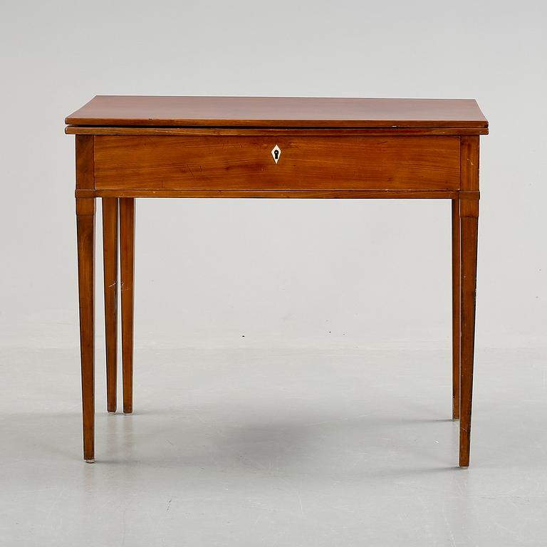 SPELBORD, sengustavianskt, Johan Petter Berg (mästare och hovschatullmakare i Stockholm 1802-16).