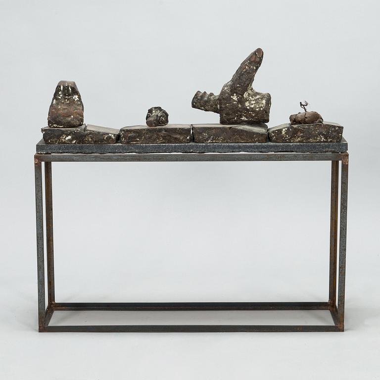 Veikko Hirvimäki, 'Niitä junia ei mene pohjoiseen'.