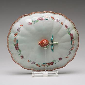 A famille rose tureen with cover, Qing dynasty, Qianlong (1736-95).