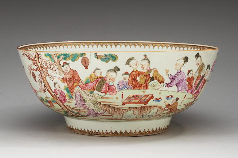 BÅLSKÅL, kompaniporslin. Qing dynastin, Qianlong (1736-95).