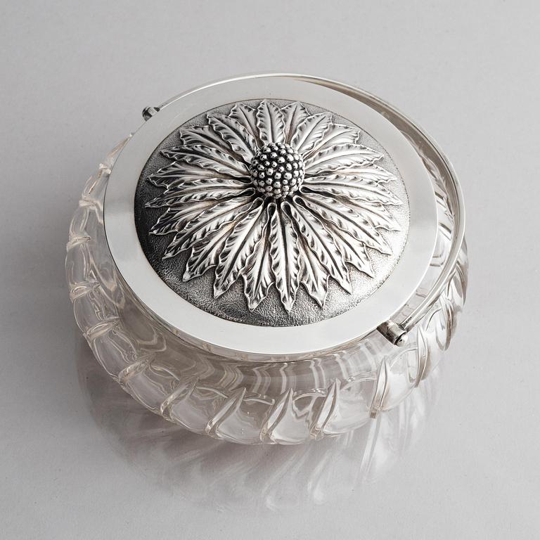 Fabergé, skål, silver och slipat glas, Ryssland, troligen omkring sekelskiftet 1900.