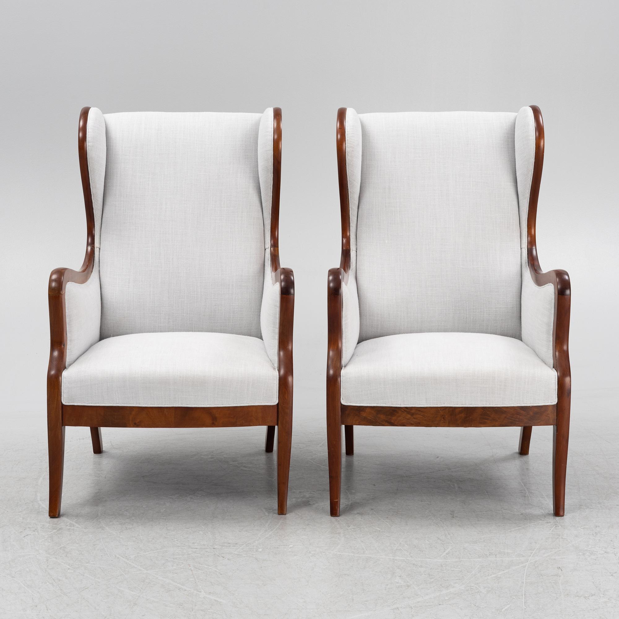 Frits Henningsen, tillskrivna, öronlappsfåtöljer ett par, Danmark.