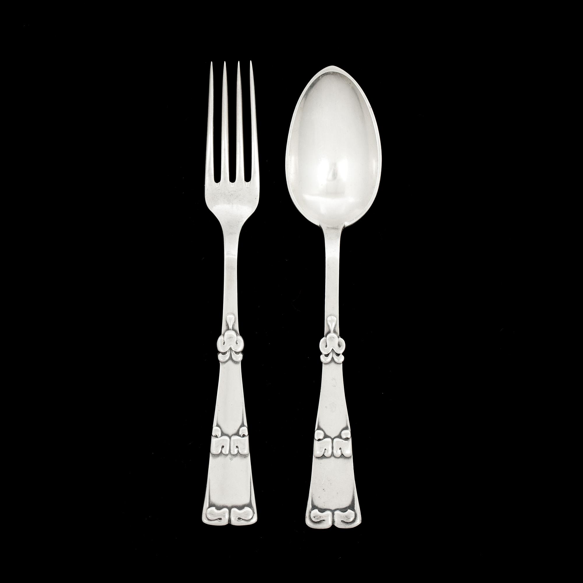 BORDSSKEDAR OCH BORDSGAFFLAR, 8+9. Silver Köpenhamn. Div mästare, 1900-talets första hälft. Tot ca 670gr.