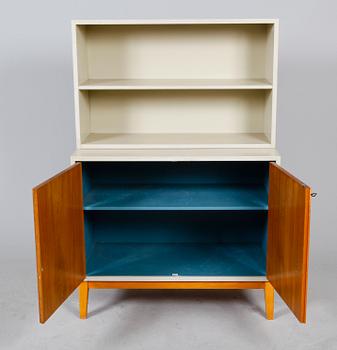 BOKHYLLA, 3 sektioner, teak och vit och blåmålat  trä, 1950-tal.