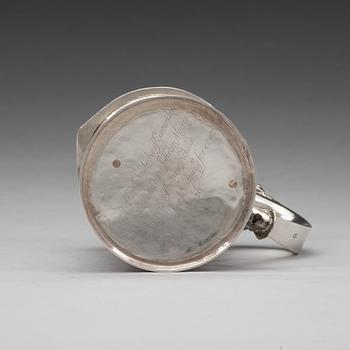 An English 17th century silver tankard, possibly of John Ruslen, London 1680.