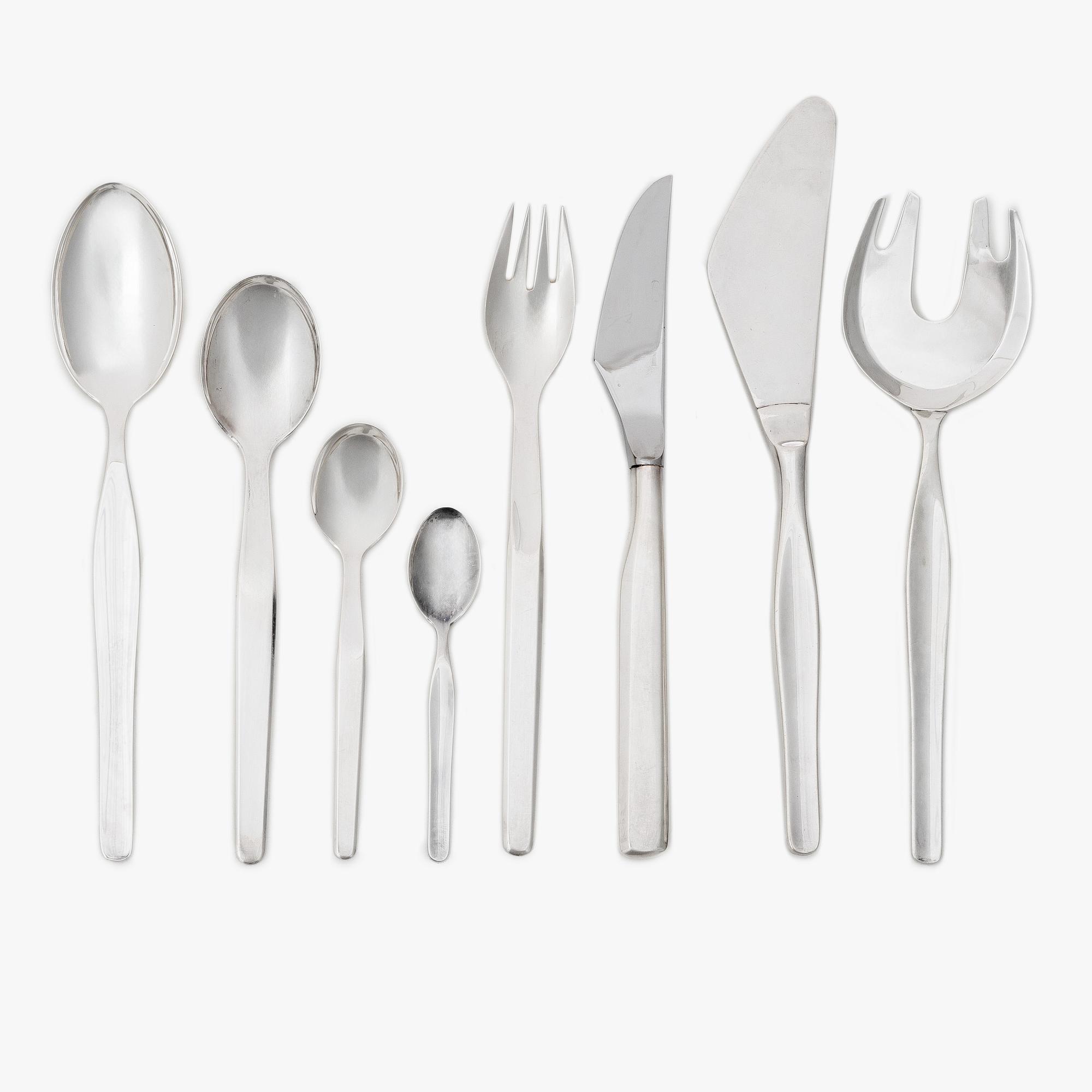 Tapio Wirkkala, A Finnish silver cutlery set, "Tapio", Kultakeskus Oy, Hämeenlinna, 1962-1990 (50 pieces).