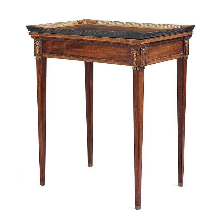 A late Gustavian early 19th century tray table.