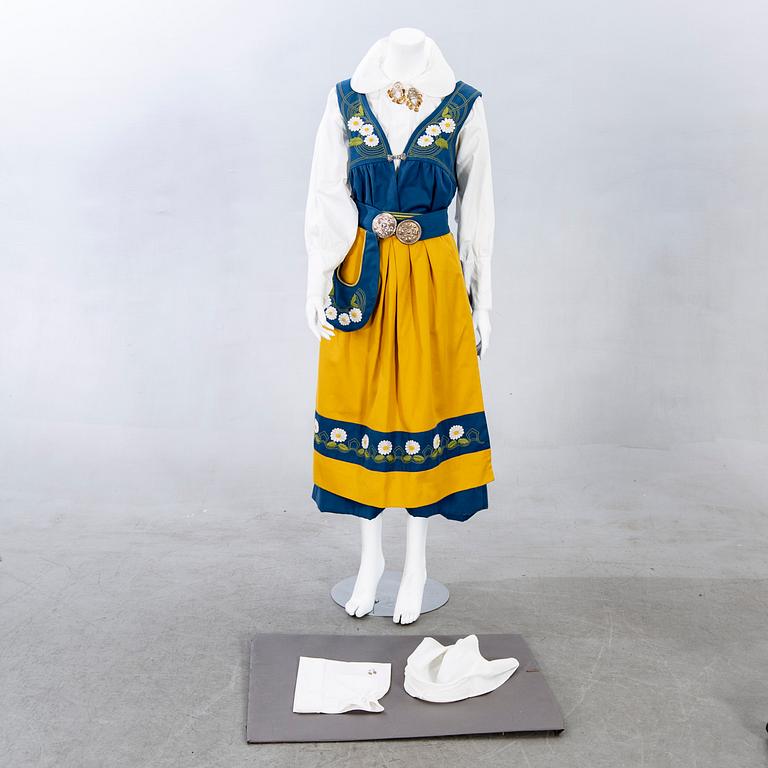 Folkdräkt "Sverigedräkten", 9 dlr 1900-talets andra hälft storl ca 38-40 Ekelund & Espe Ab.