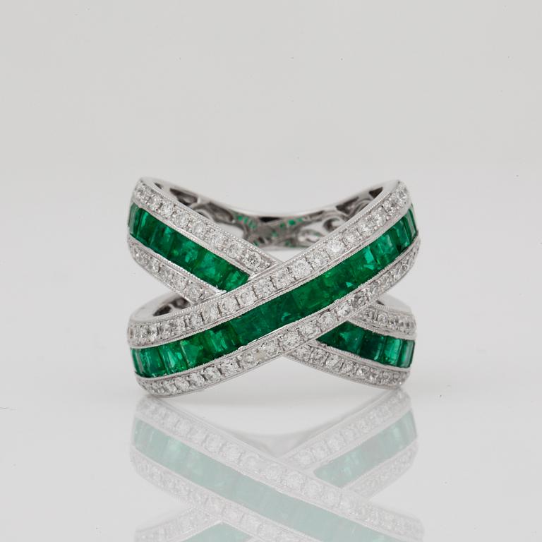 RING, with 31 emeralds, circa 3.20cts and diamonds, circa 1.04cts.