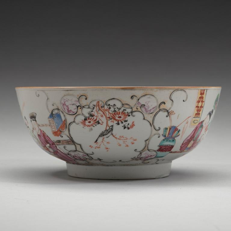 BÅLSKÅL, kompaniporslin. Qingdynastin, Qianlong (1736-95).