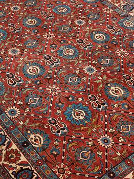 A CARPET. A semi-antique Veramin probobly. 303-311 x 208,5 cm.