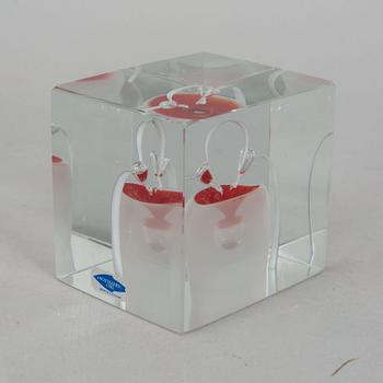 OIVA TOIKKA, a glass cube, Nuutajärvi, Finland 1985, no 9/2000.