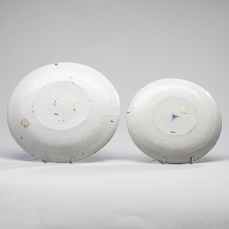 FAT, 2 st, porslin, Delft Holland, ca 1700.