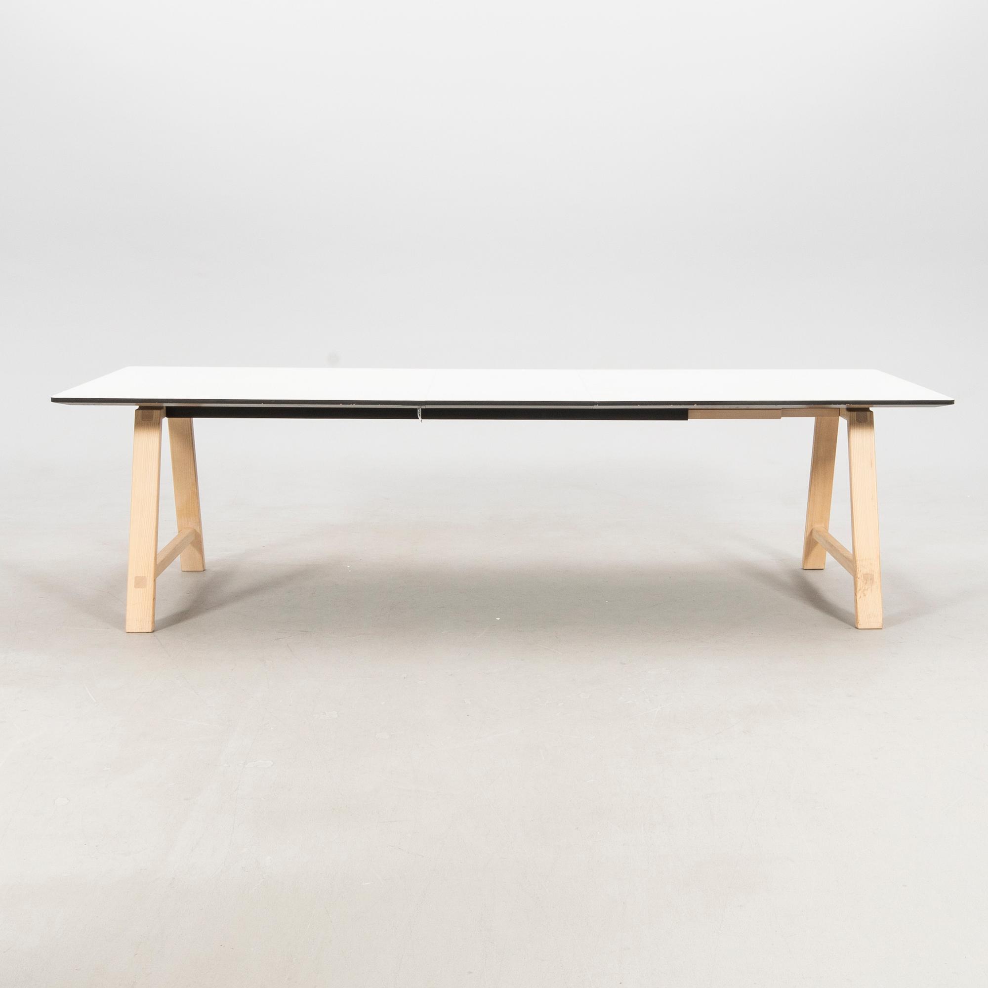 Bykato matbord "T11" för Bröderna Andersen.