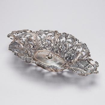 DEKORATIONSFAT, silver, Mellaneuropa, 1800-talets slut. Vikt 294 g.