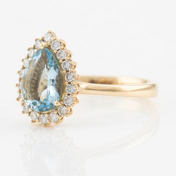 Ring with drop-shaped aquamarine and brilliant-cut diamonds.