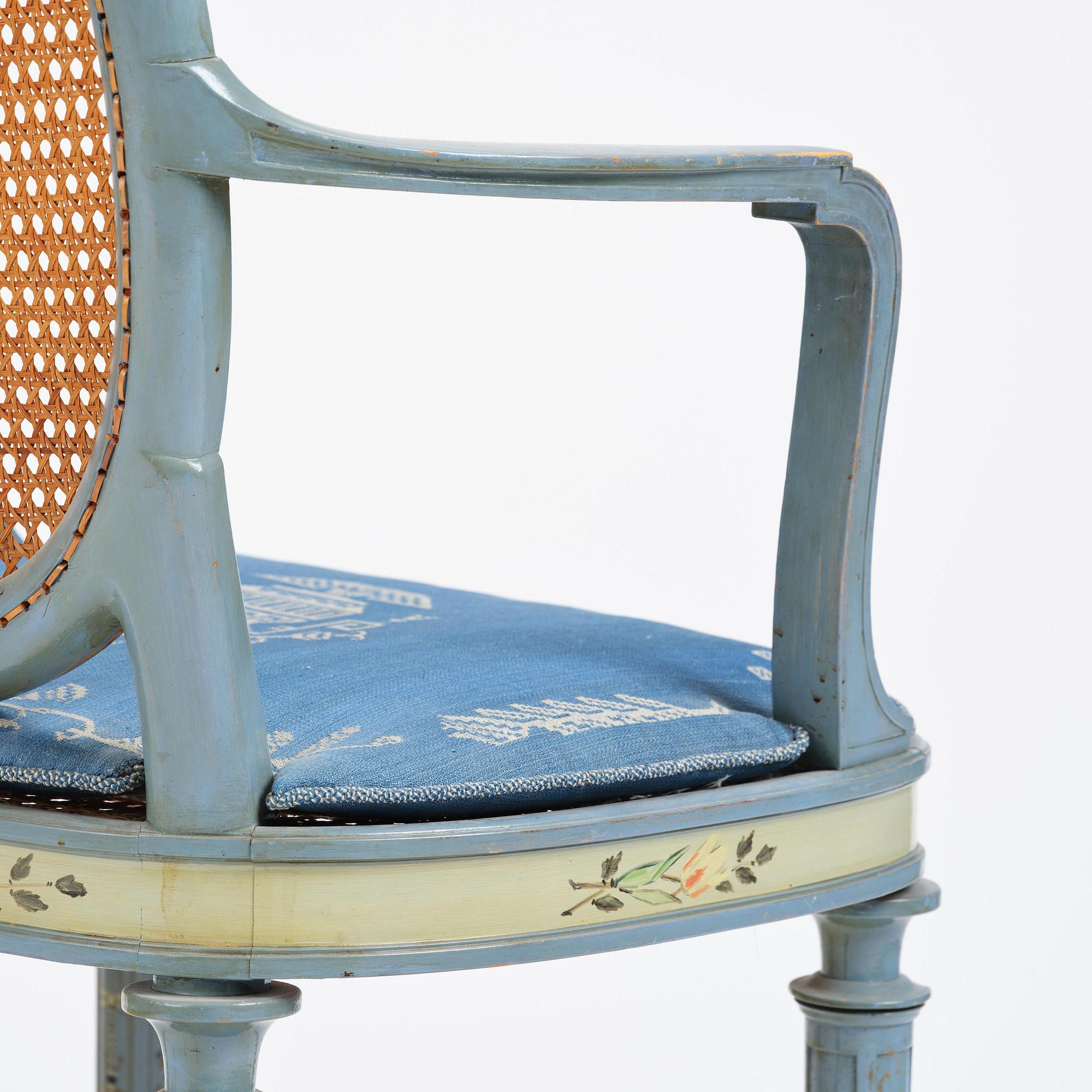 Carl Malmsten, a pair of Swedish Grace chairs, cabinetmaker Albin Johansson, Stockholm, for Villa Kvikkjokk, 1927.